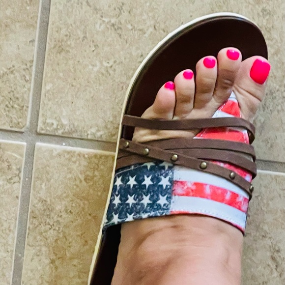 American Flag Sandals 8.5 - Picture 4 of 4